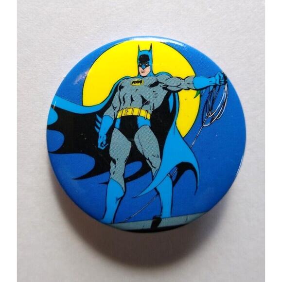 Batman Full Moon Pinback Button Badge 1980s Original Licensed Official DC Comics - Picture 1 of 4